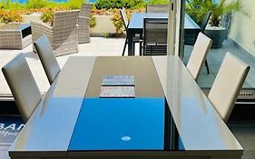 Vue Mer Imprenable Et Piscine